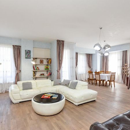 Serviced Apartment On Rustaveli Avenue 9 Tbilisi Zewnętrze zdjęcie
