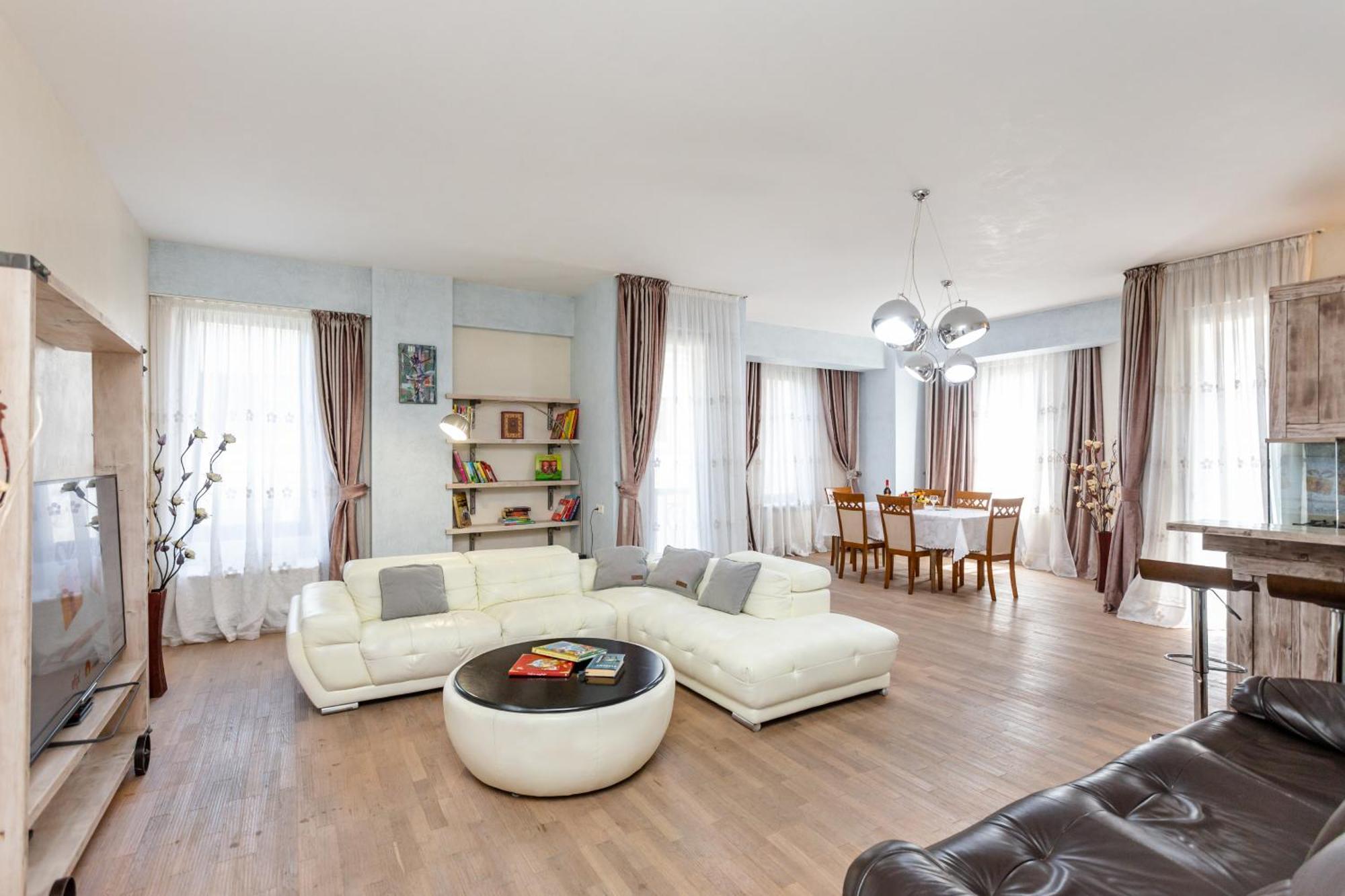 Serviced Apartment On Rustaveli Avenue 9 Tbilisi Zewnętrze zdjęcie